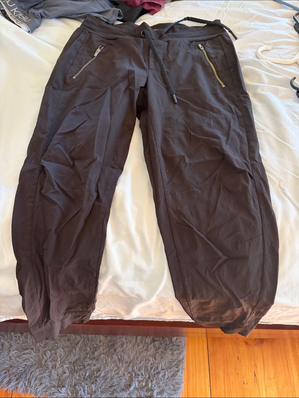 Athleta Cropped Drawstring Ankle Pants in Dark Brown